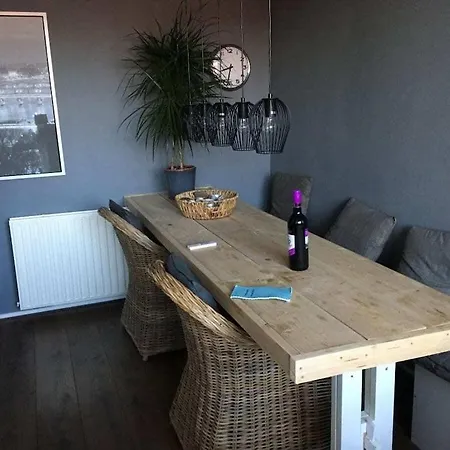 In Дом отдыха *